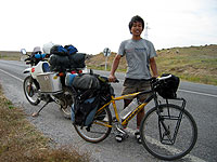 自転車でユーラシア大陸横断中の日本人青年