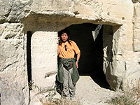 奇岩洞窟の入り口